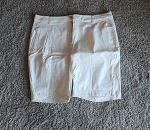 Lululemon Athletica White Stretch Golf Shorts